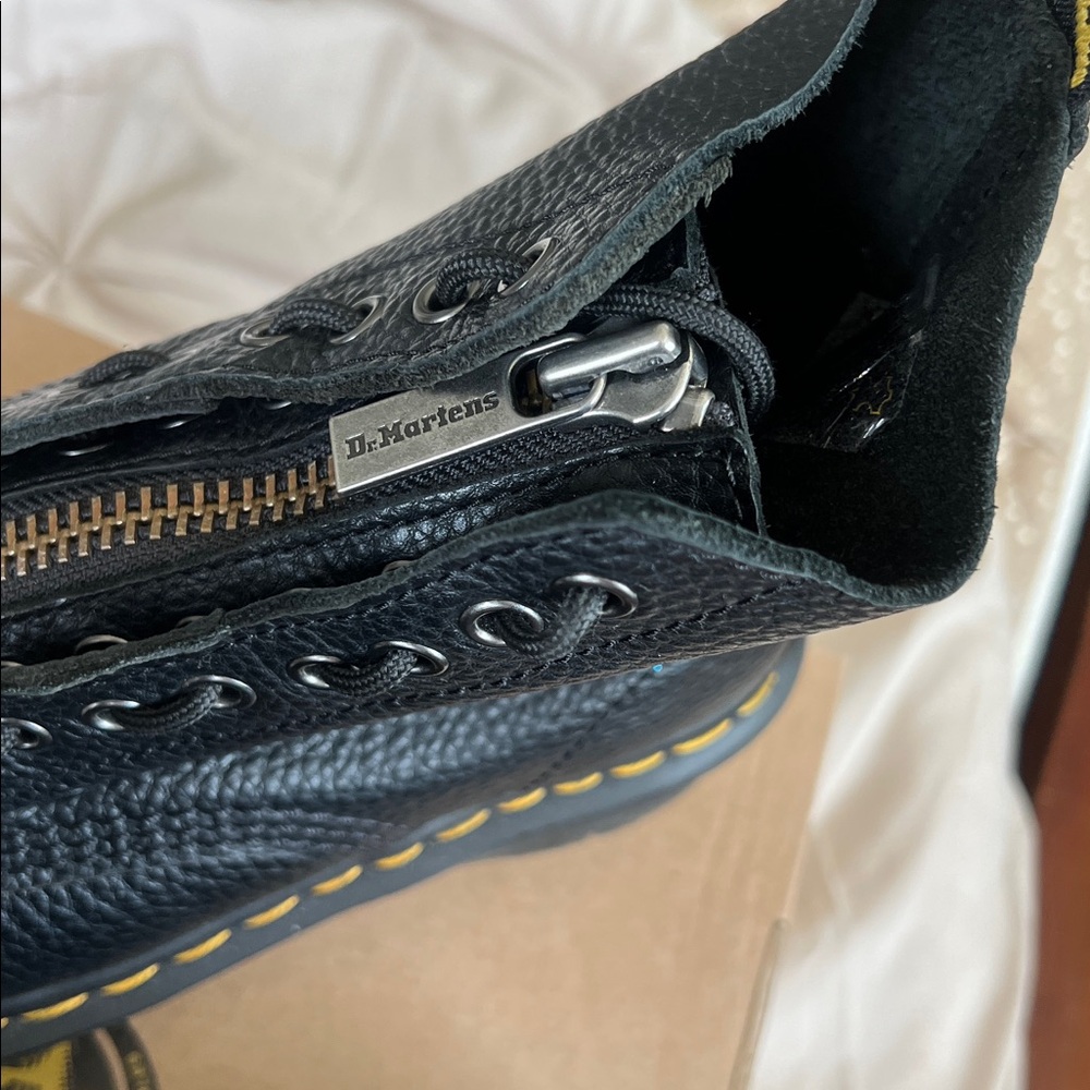 Dr Martens Sinclair Quad Boots - Picture 2 of 5
